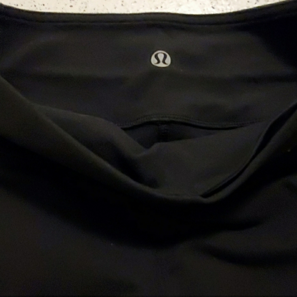 🔴sold🔴LULULEMON Cropped leggings size 4 - Picture 6 of 6